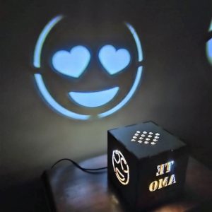 Luminária Refletiva Cubo Emojis Apaixonados